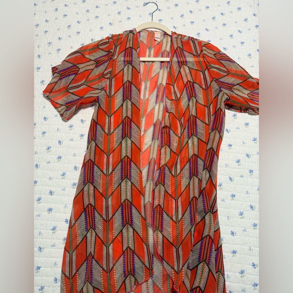 Women's Vibrant Chevron Patterned Kimono Size Small/Medium Pretty Orange Color